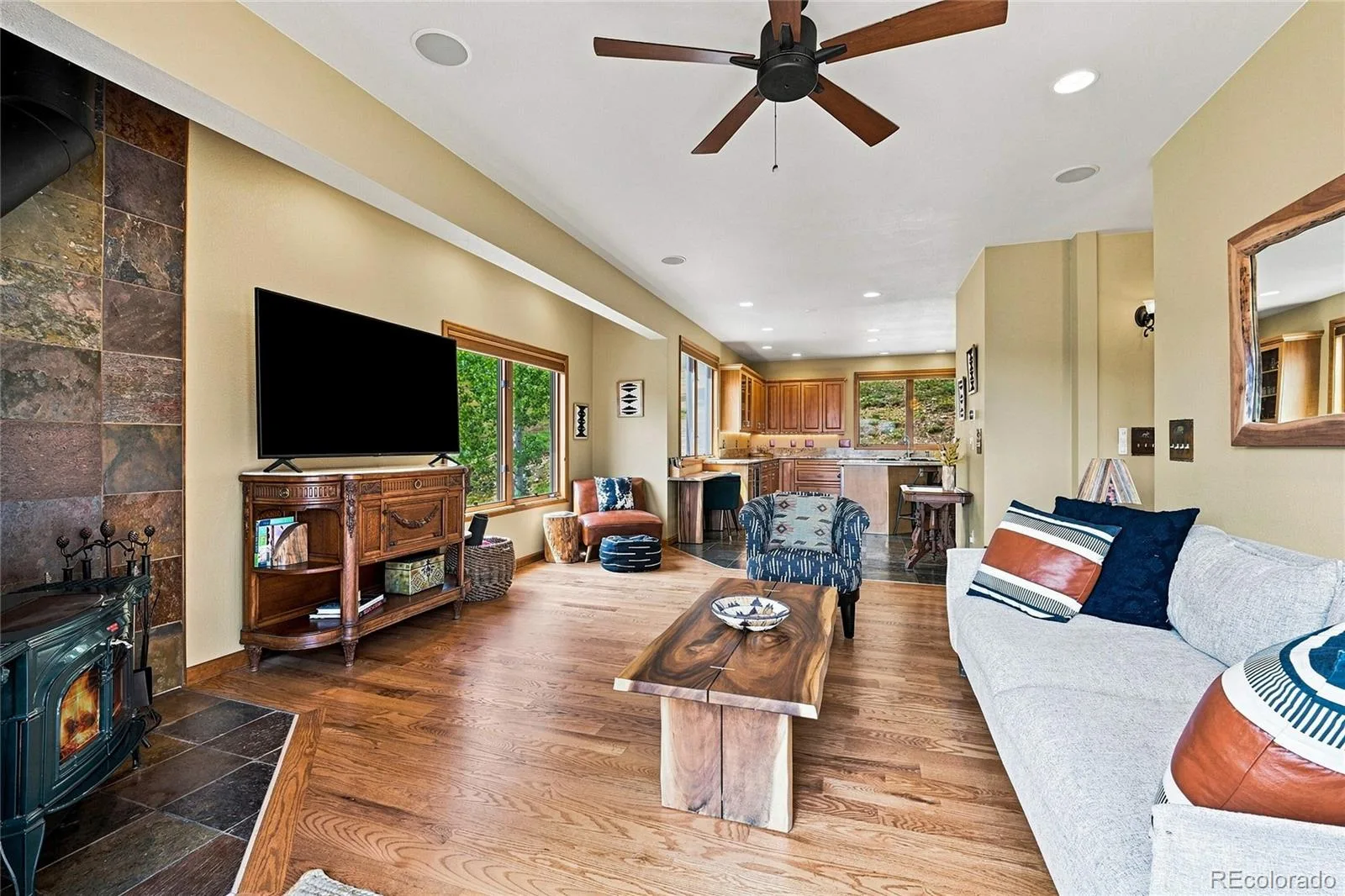 30937 Isenberg Lane Evergreen CO 80439 | MLS #REC6772359 08252026164031 1600 24