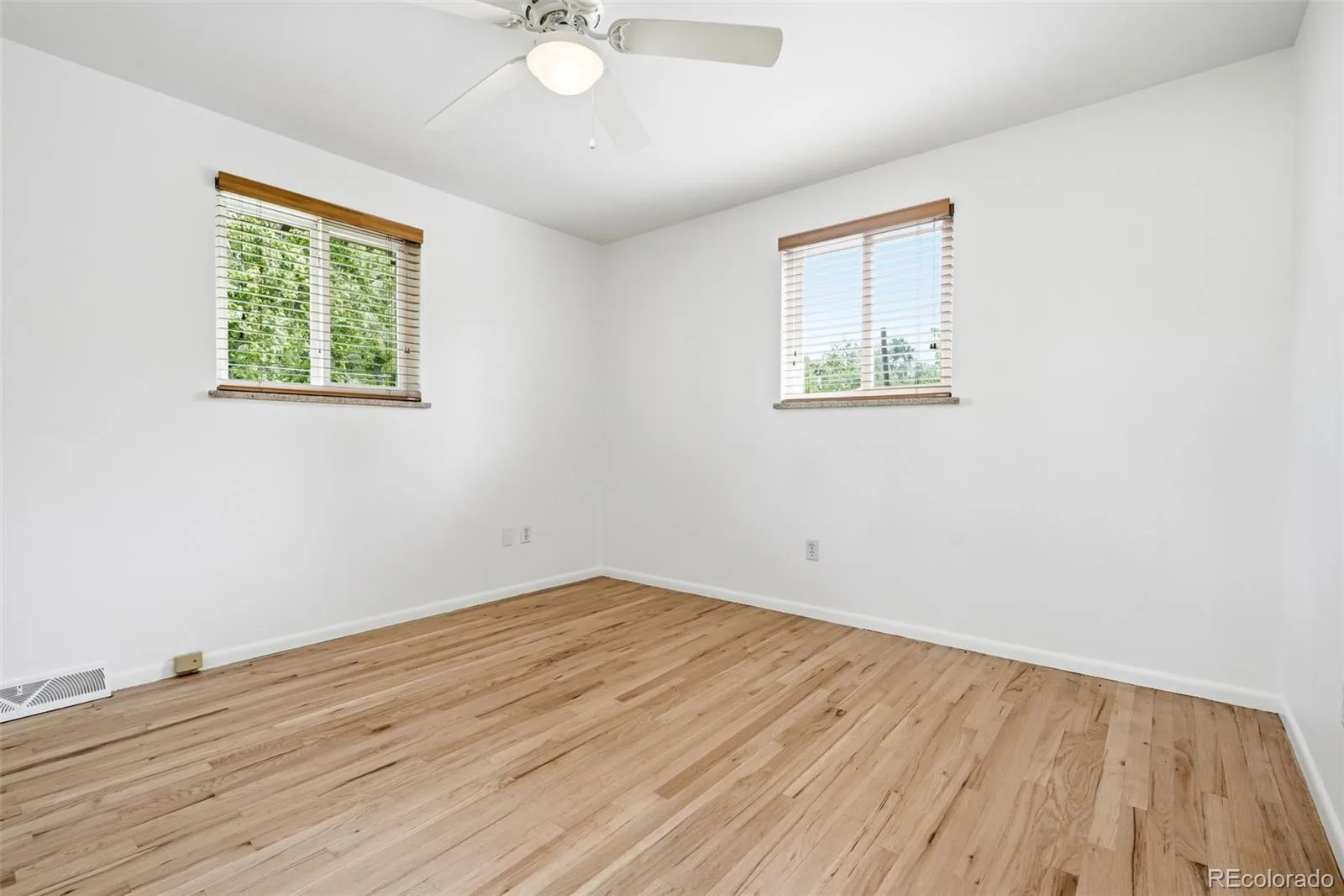 7045 W 33rd Avenue Wheat Ridge CO 80033 MLS #REC6774650 06102026165848 1600 21