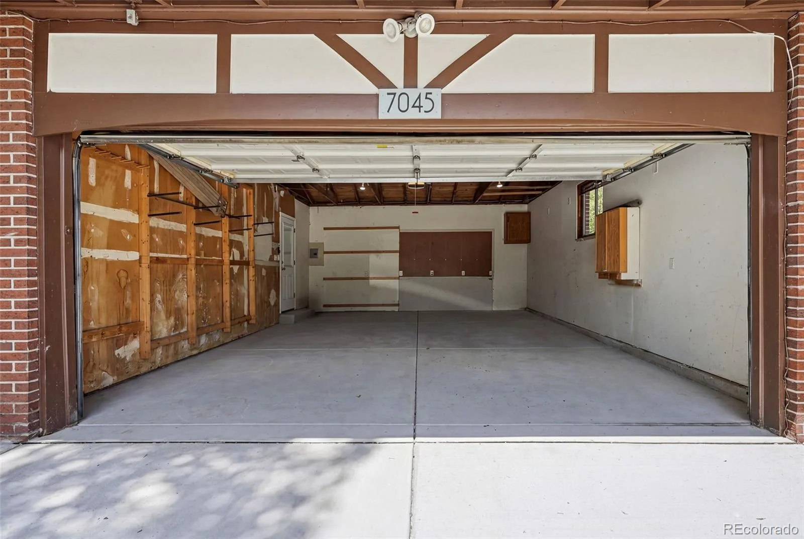 7045 W 33rd Avenue Wheat Ridge CO 80033 MLS #REC6774650 06102026165848 1600 32