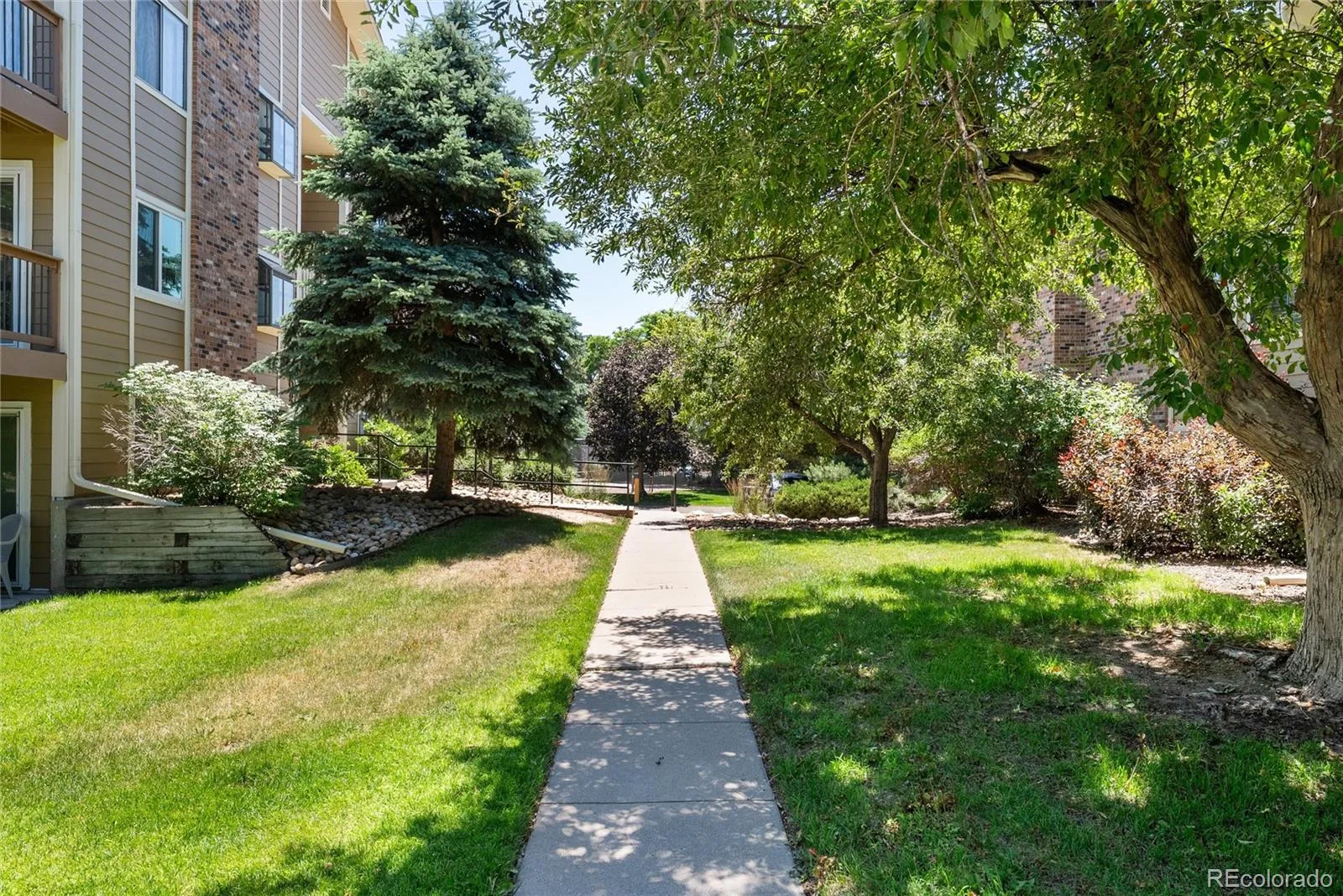 3083 S Ursula Circle #201 Aurora CO 80014 | MLS #REC6776431 06192026235710 1600 18