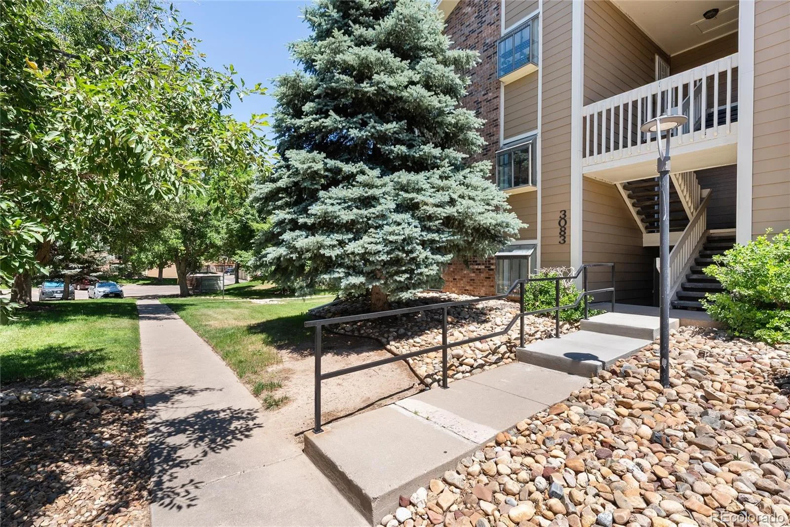 3083 S Ursula Circle #201 Aurora CO 80014 | MLS #REC6776431 06192026235710 1600 24