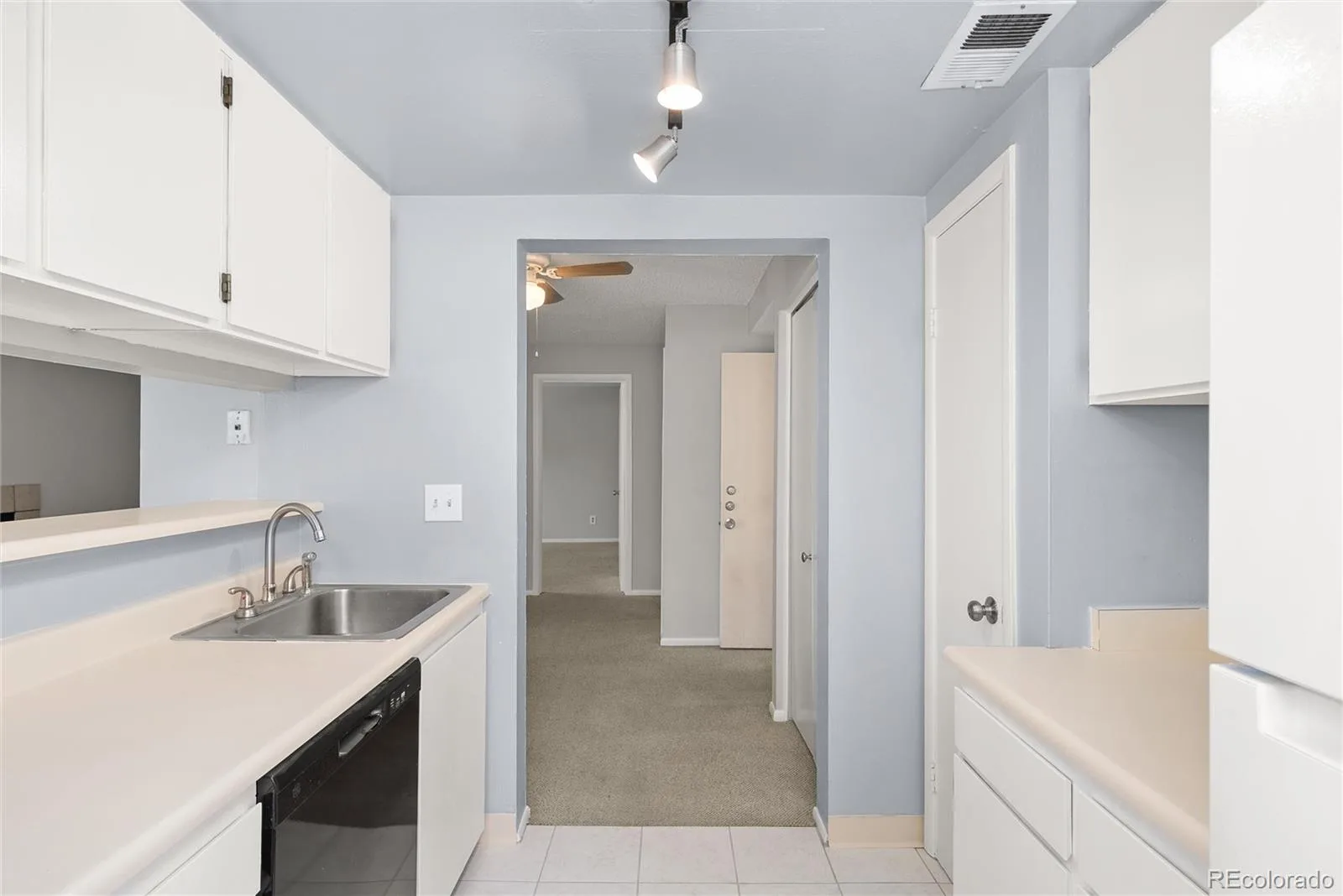3083 S Ursula Circle #201 Aurora CO 80014 | MLS #REC6776431 06192026235710 1600 4