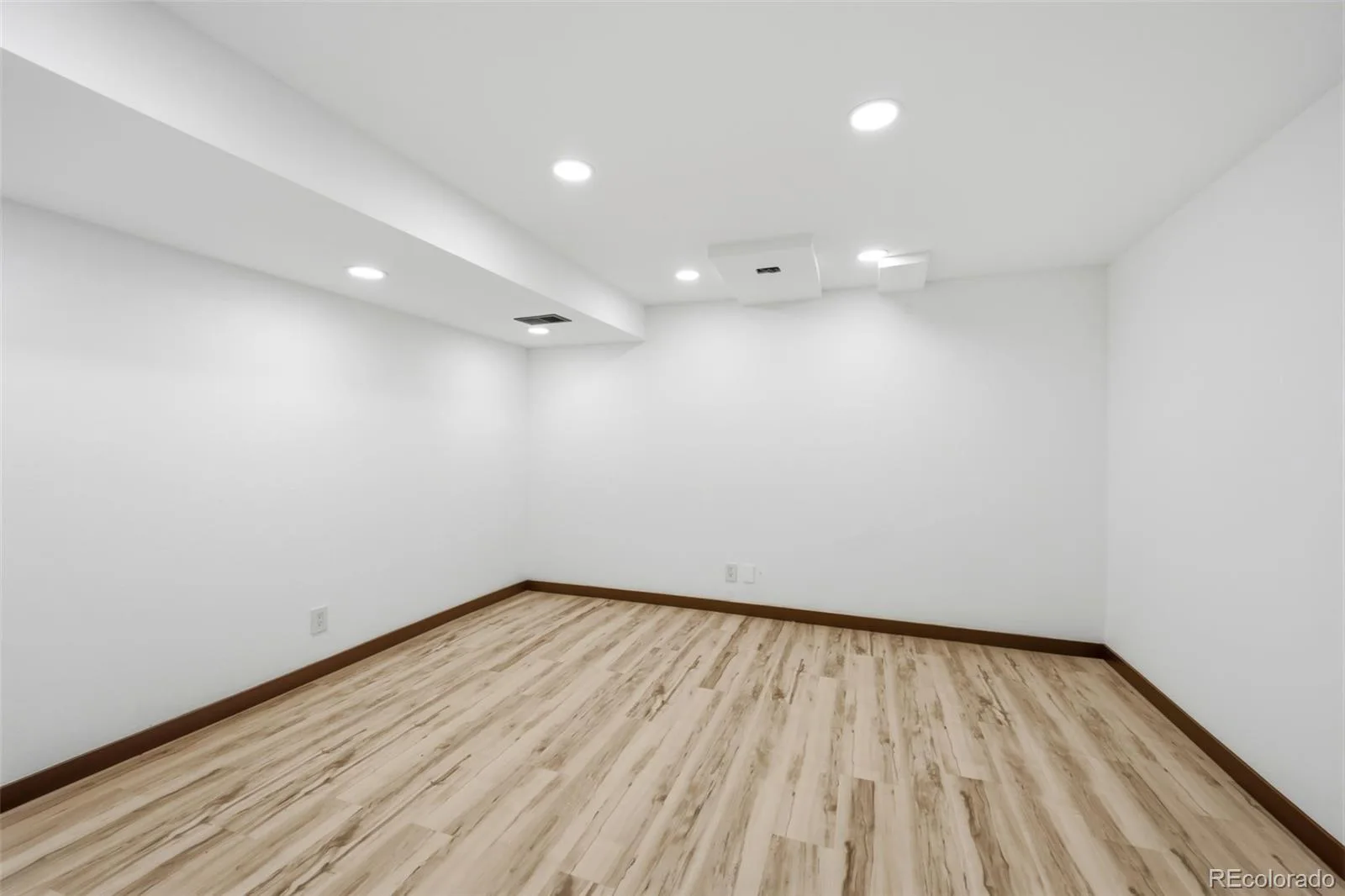 8217 S Fillmore Way Centennial CO 80122 | MLS #REC6781526 08282026202559 1600 23