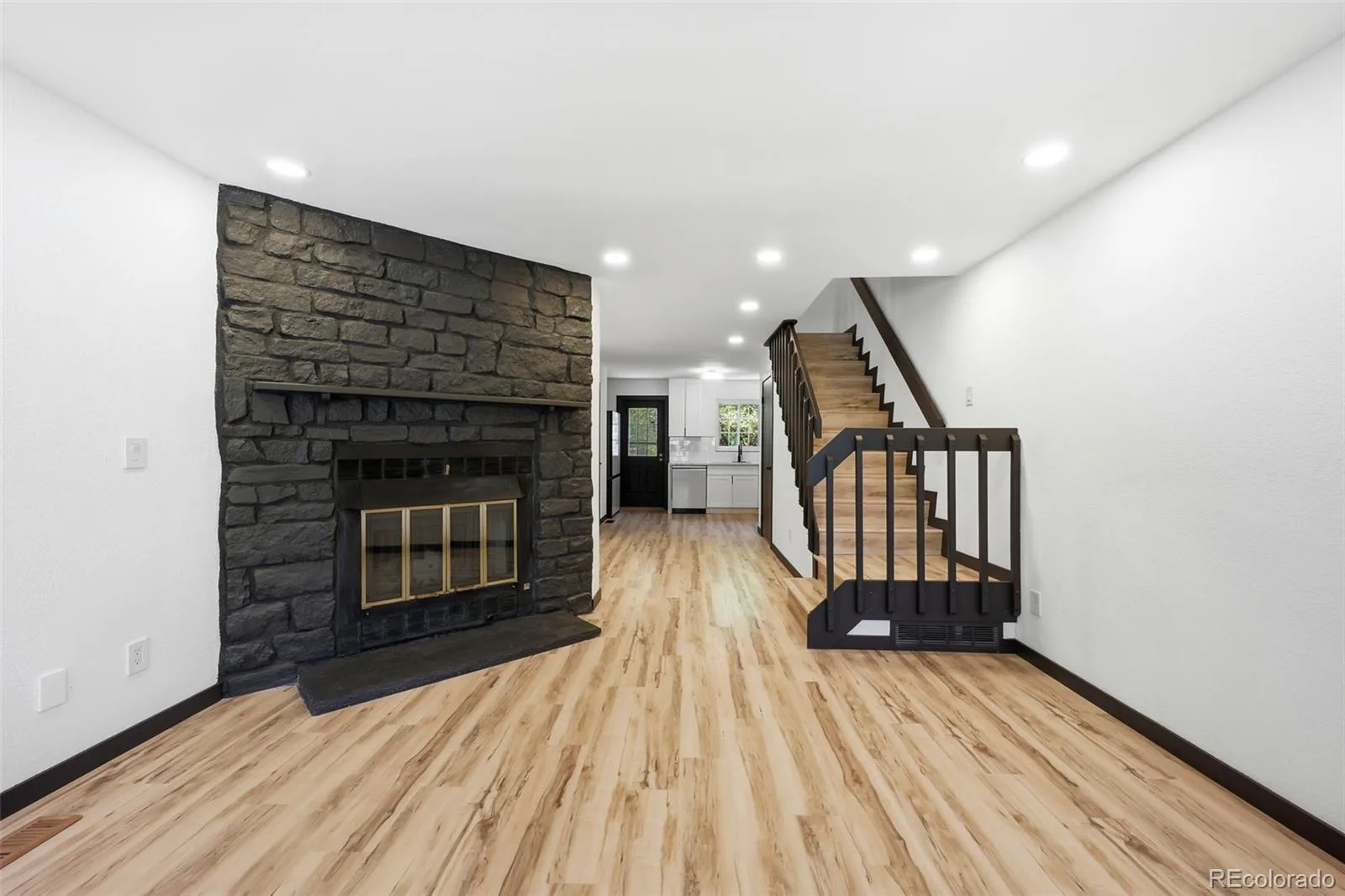 8217 S Fillmore Way Centennial CO 80122 | MLS #REC6781526 08282026202559 1600 6