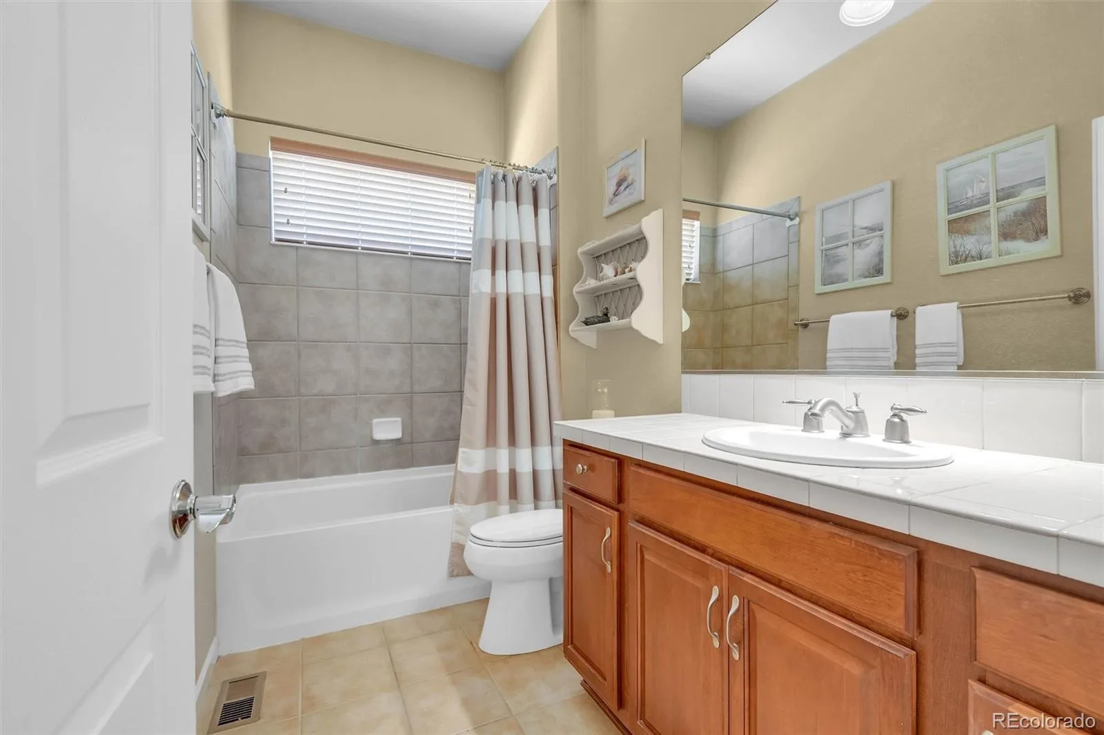 16620 Ellingwood Drive Broomfield CO 80023 | MLS #REC6784534 07232026202732 1600 28