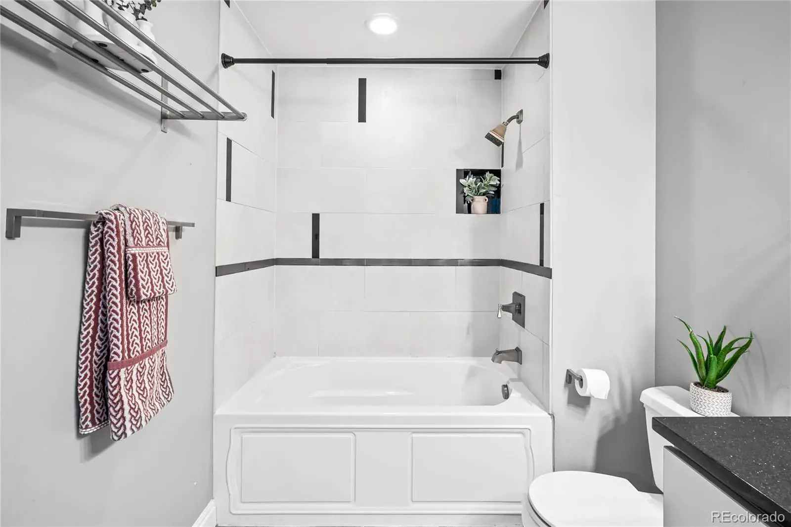 02192026042352 1600 24