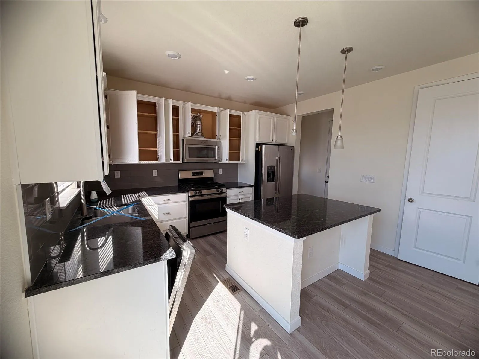 9401 Salida Street Commerce City CO 80022 | MLS #REC6788213 04102026230741 1600 14