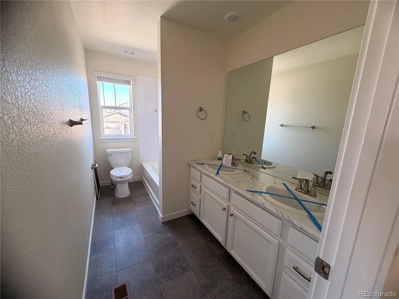 9401 Salida Street Commerce City CO 80022 | MLS #REC6788213 04102026230741 1600 21