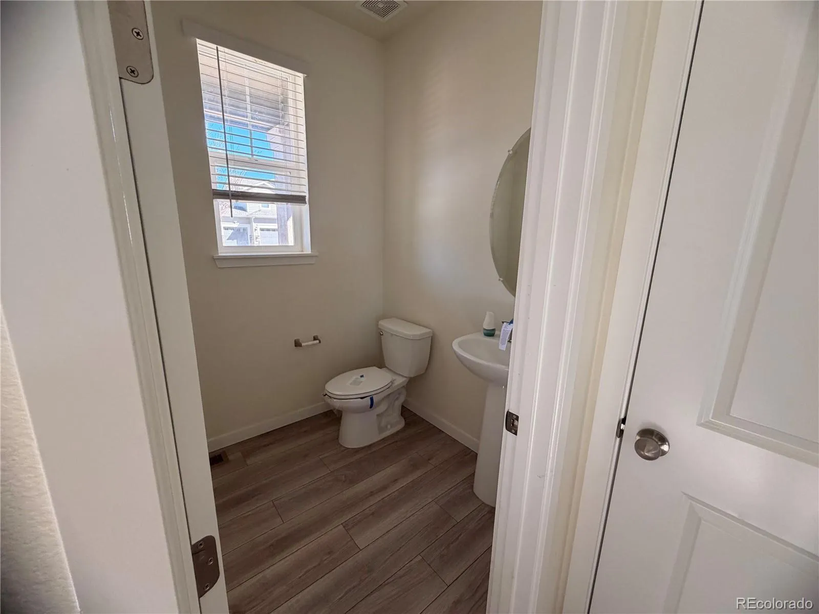 9401 Salida Street Commerce City CO 80022 | MLS #REC6788213 04102026230741 1600 23