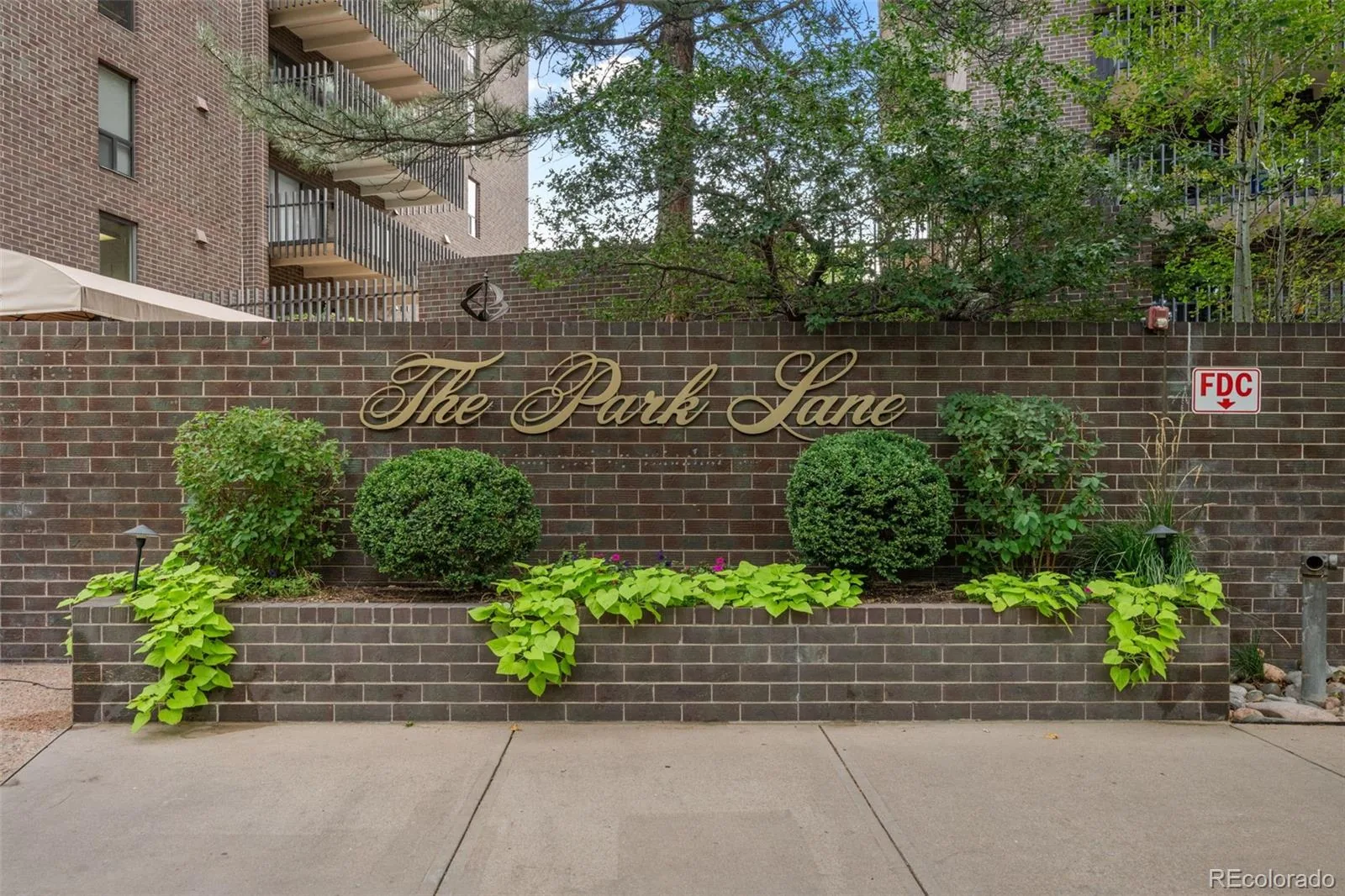 460 S Marion Parkway #1055 Denver CO 80209 | MLS #REC6790932 10052026185647 1600 1