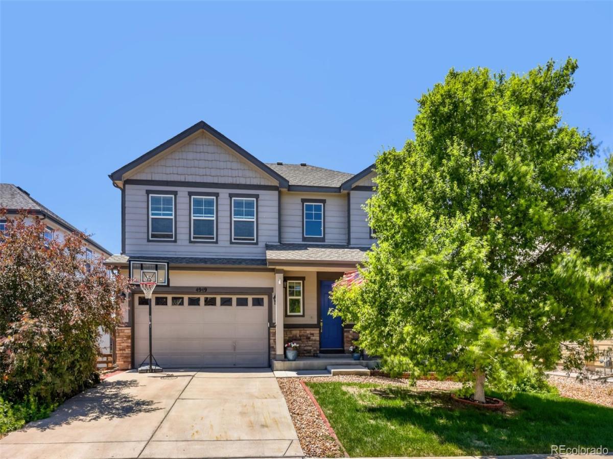 4949 S Valdai Way Aurora CO 80015 | MLS #REC6792031 MLS #REC6792031 image #0