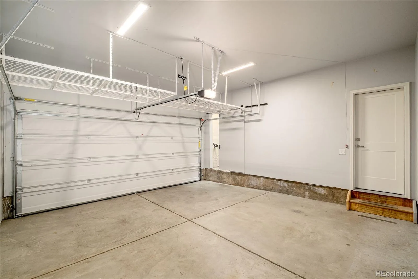 7035 E 38th Avenue #2 Denver CO 80207 | MLS #REC6793196 08272026202806 1600 34