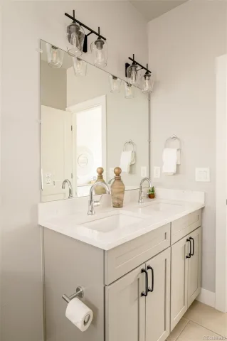 7035 E 38th Avenue #2 Denver CO 80207 | MLS #REC6793196 08272026202806 640 23