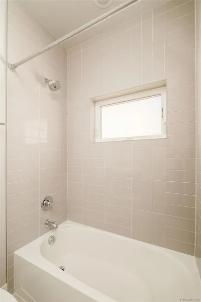 7035 E 38th Avenue #2 Denver CO 80207 | MLS #REC6793196 08272026202806 800 32
