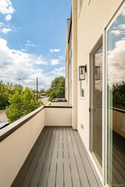 7035 E 38th Avenue #2 Denver CO 80207 | MLS #REC6793196 08272026202806 800 33