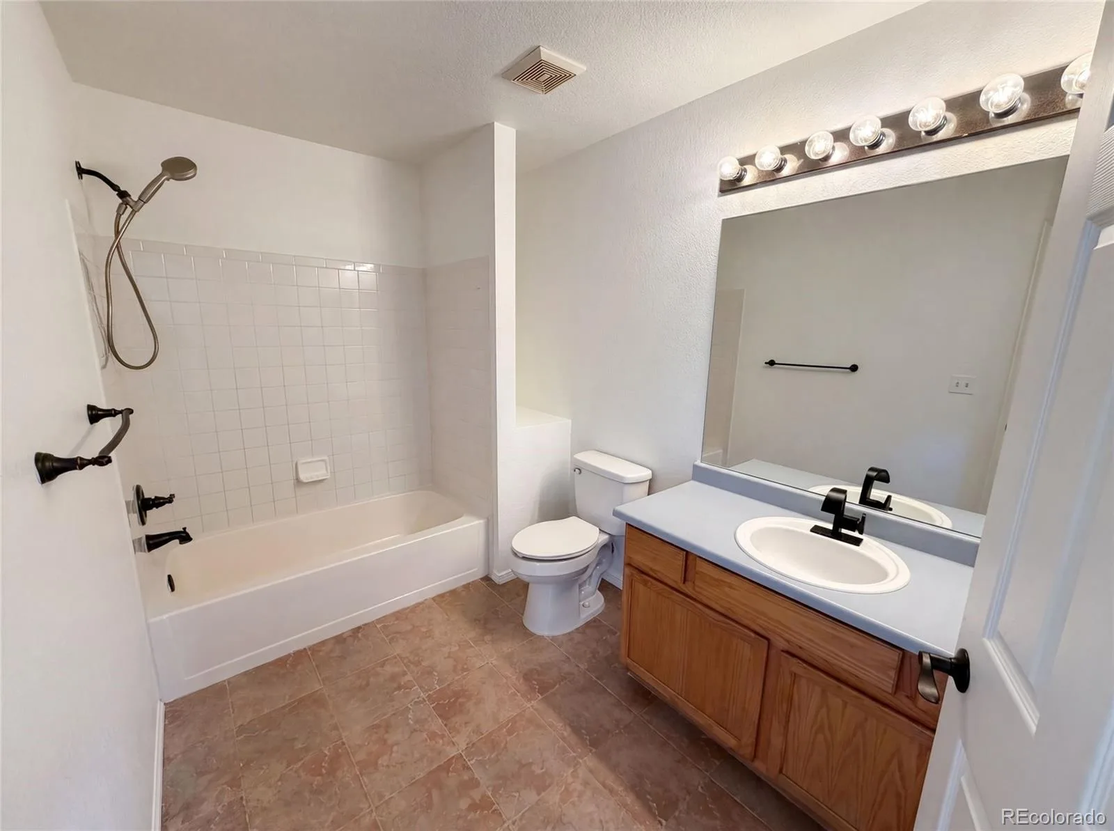 7190 Pine Hills Way Littleton CO 80125 | MLS #REC6794489 06232026205751 1600 14