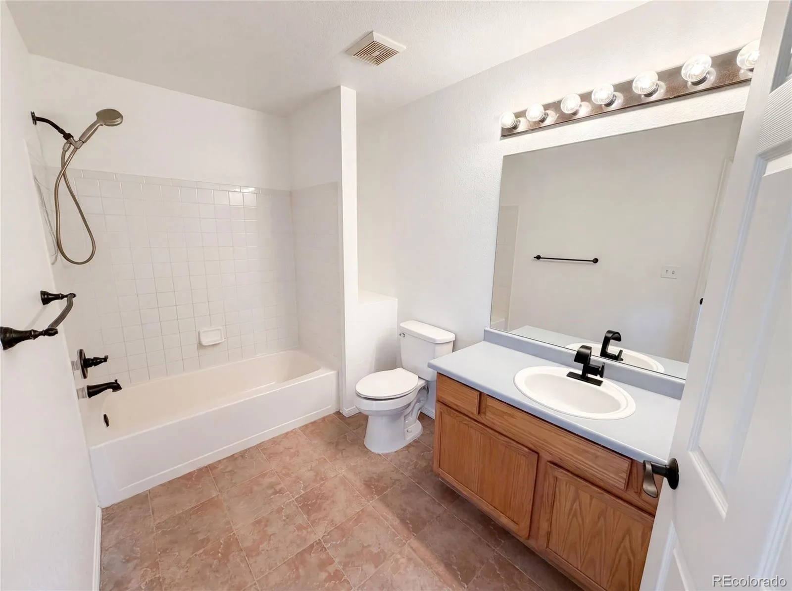7190 Pine Hills Way Littleton CO 80125 | MLS #REC6794489 06232026205751 1600 15