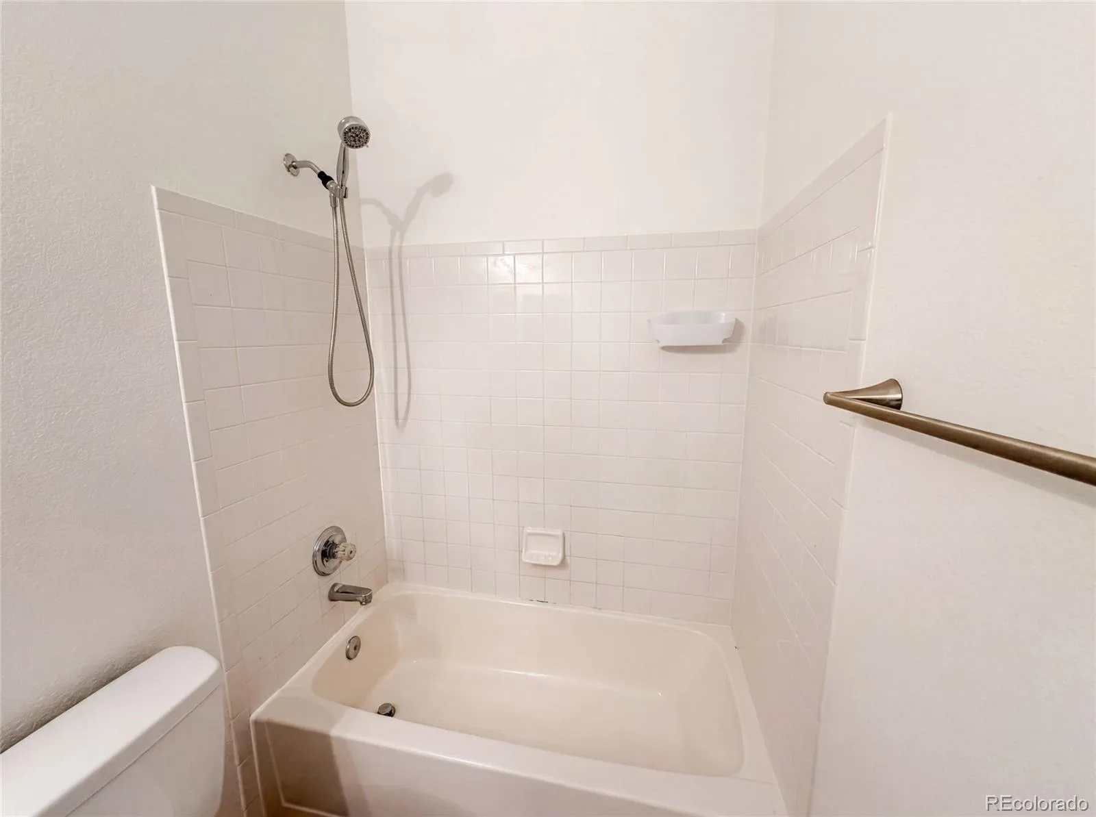 7190 Pine Hills Way Littleton CO 80125 | MLS #REC6794489 06232026205751 1600 17