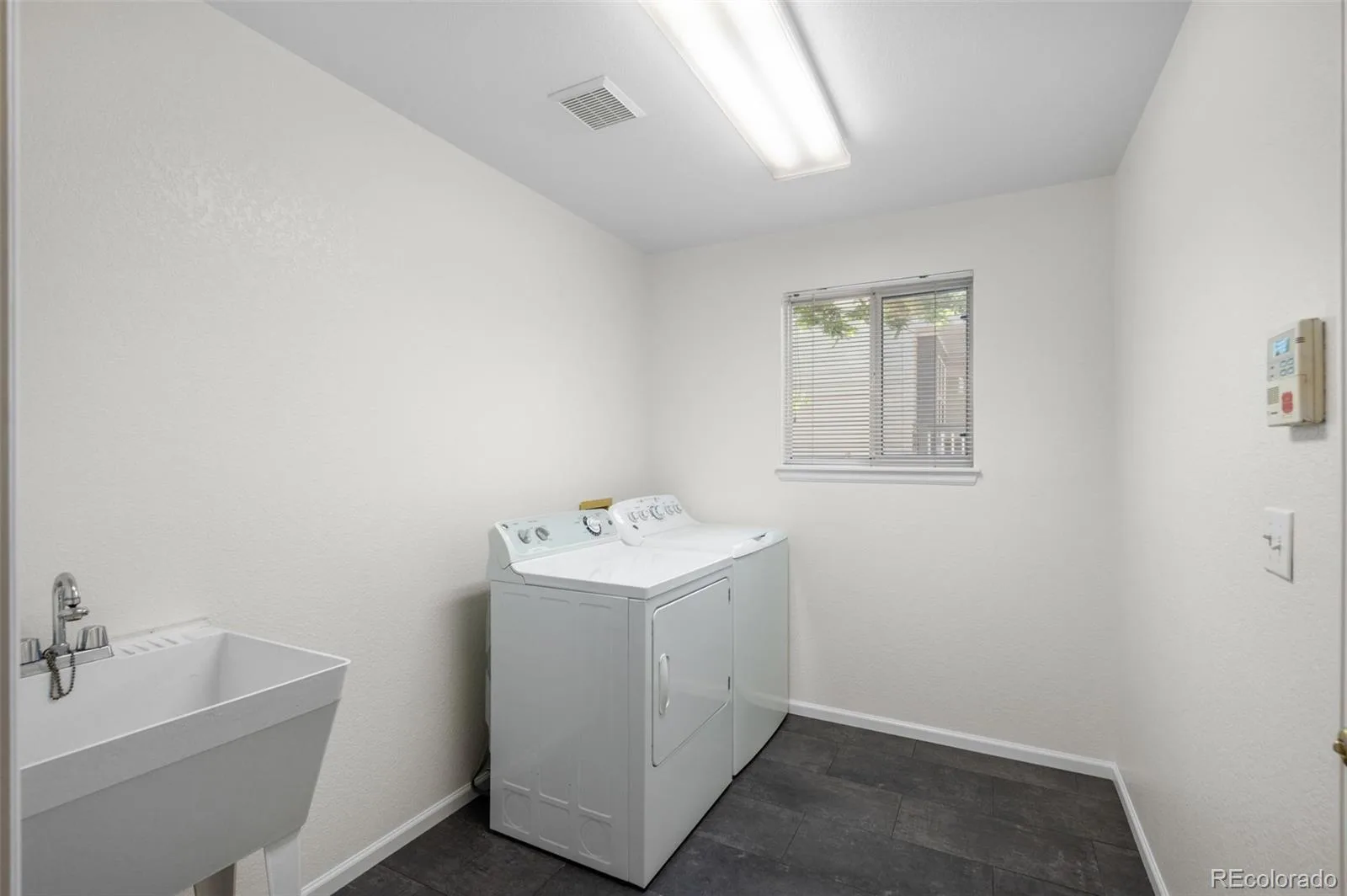 8359 S Flower Way Littleton CO 80128 | MLS #REC6794885 07252026154934 1600 26