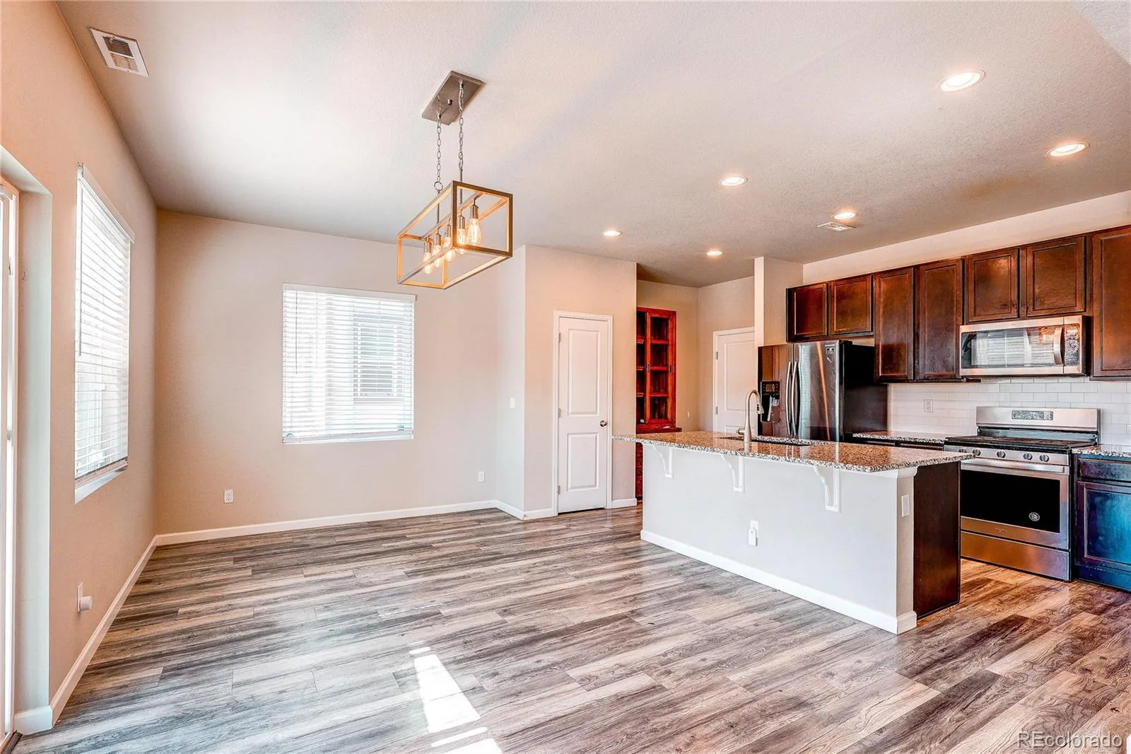 3426 Swabuck Place Castle Rock CO 80109 | MLS #REC6797291 08192026050026 1600 9