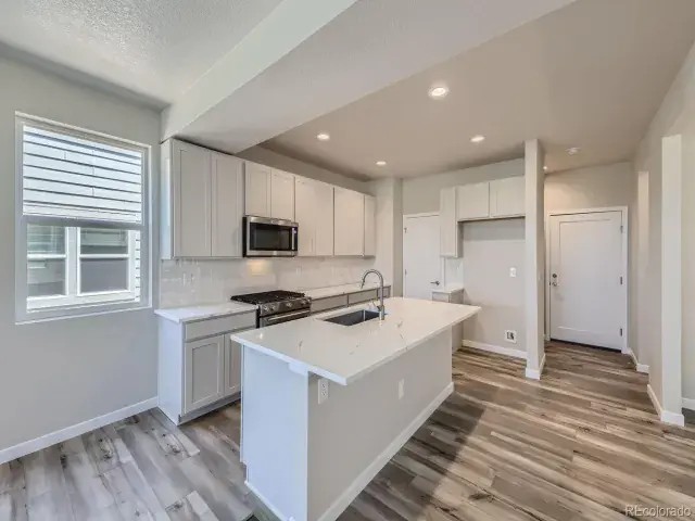 2702 E 103rd Avenue Thornton CO 80229 | MLS #REC6798797 03102025094007 640 27