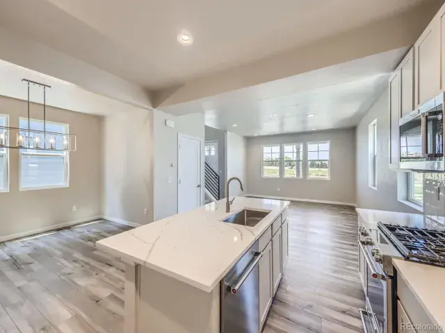 2702 E 103rd Avenue Thornton CO 80229 | MLS #REC6798797 03102025094007 640 7