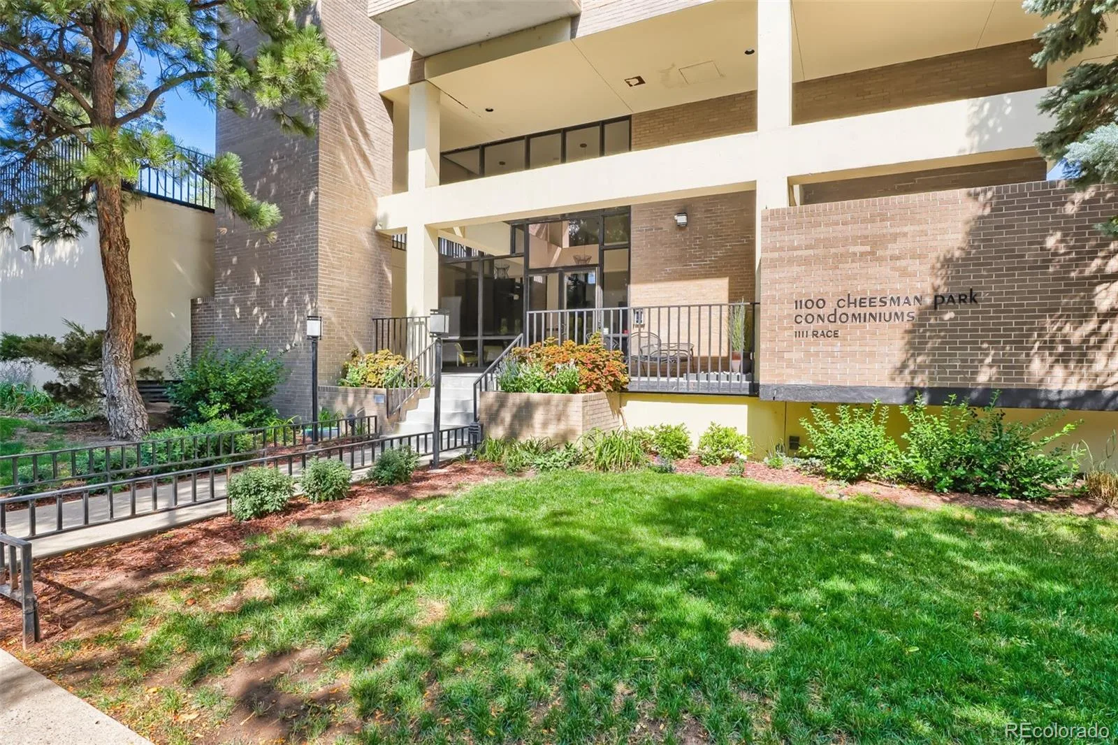 1111 Race Street #6B Denver CO 80206 | MLS #REC6804209 09242026051354 1600 27