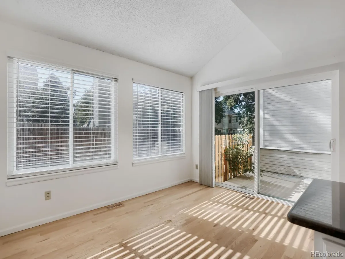4927 S Eagle Circle Aurora CO 80015 | MLS #REC6806174 08222026025637 1200 15