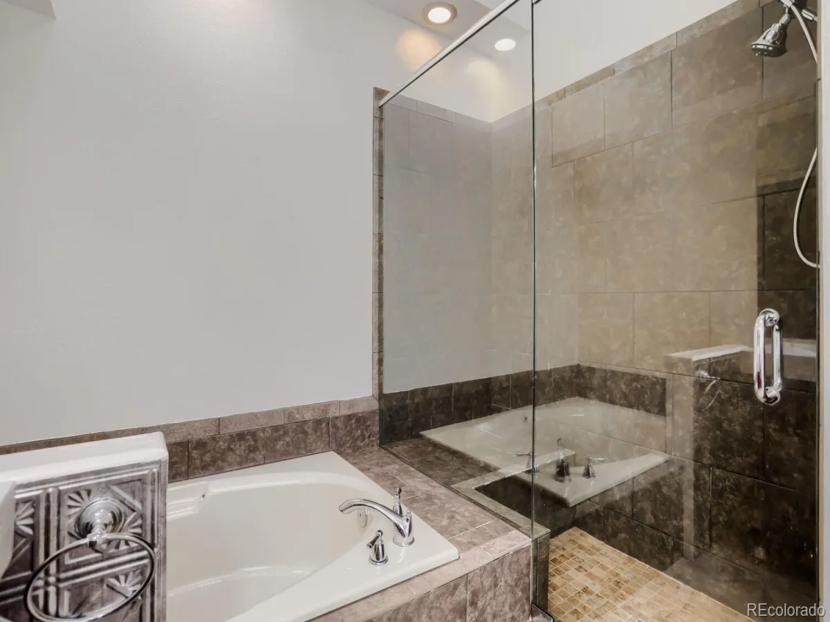 4927 S Eagle Circle Aurora CO 80015 | MLS #REC6806174 08222026025637 1200 21