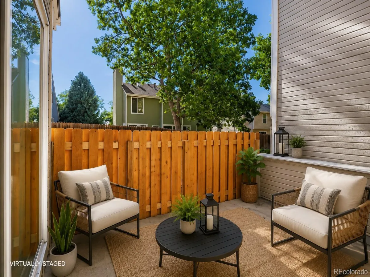 4927 S Eagle Circle Aurora CO 80015 | MLS #REC6806174 08222026025637 1200 32