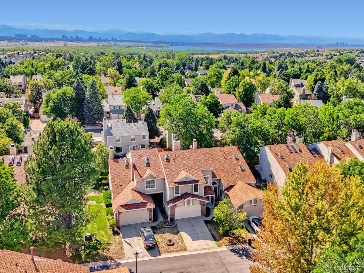 4927 S Eagle Circle Aurora CO 80015 | MLS #REC6806174 08222026025637 1200 39