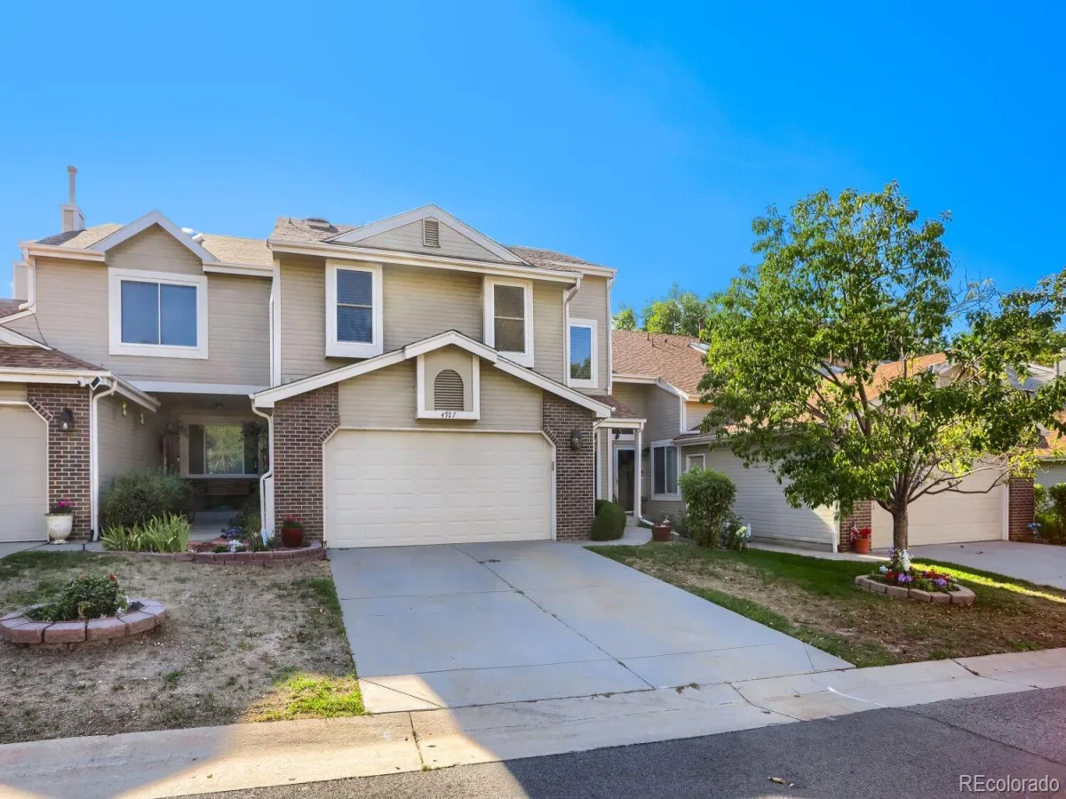 4927 S Eagle Circle Aurora CO 80015 | MLS #REC6806174 08222026025637 1200 4