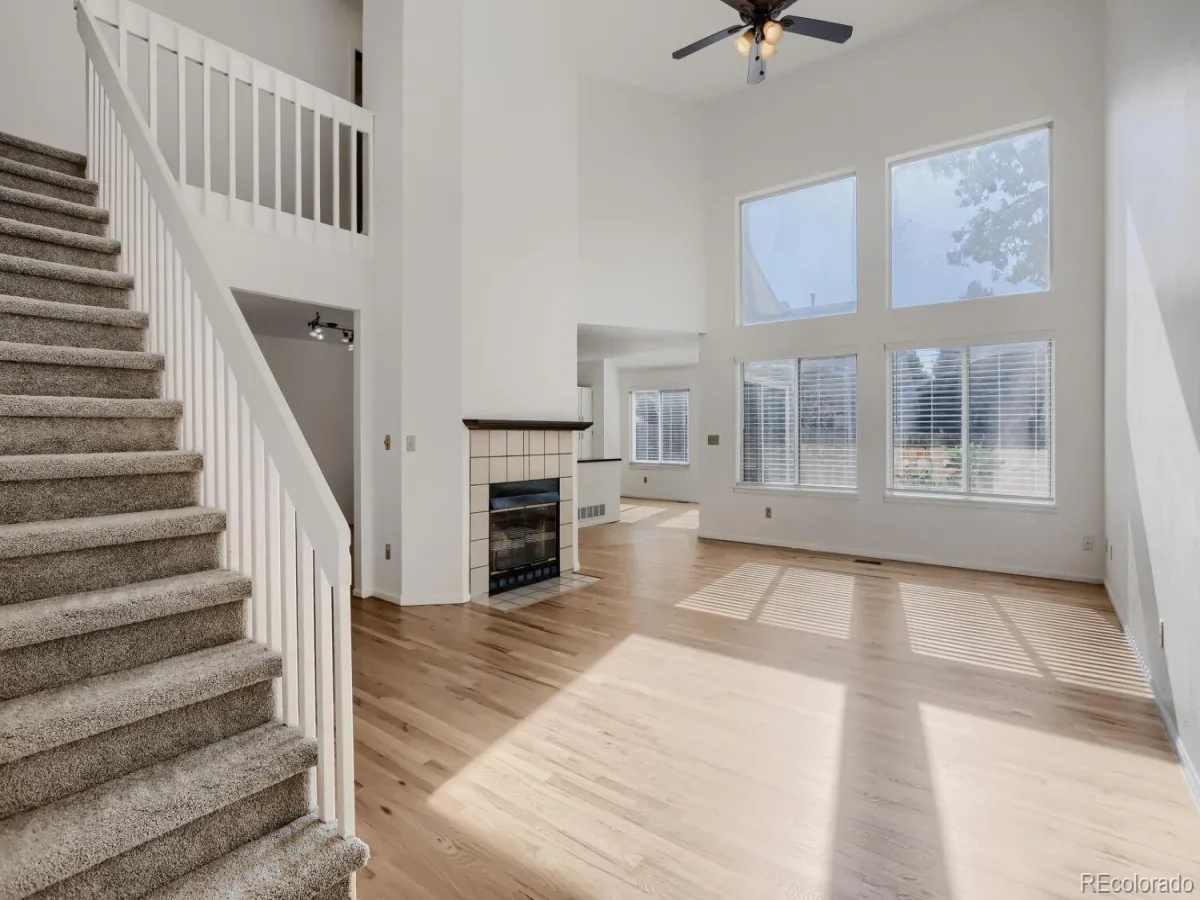 4927 S Eagle Circle Aurora CO 80015 | MLS #REC6806174 08222026025637 1200 6