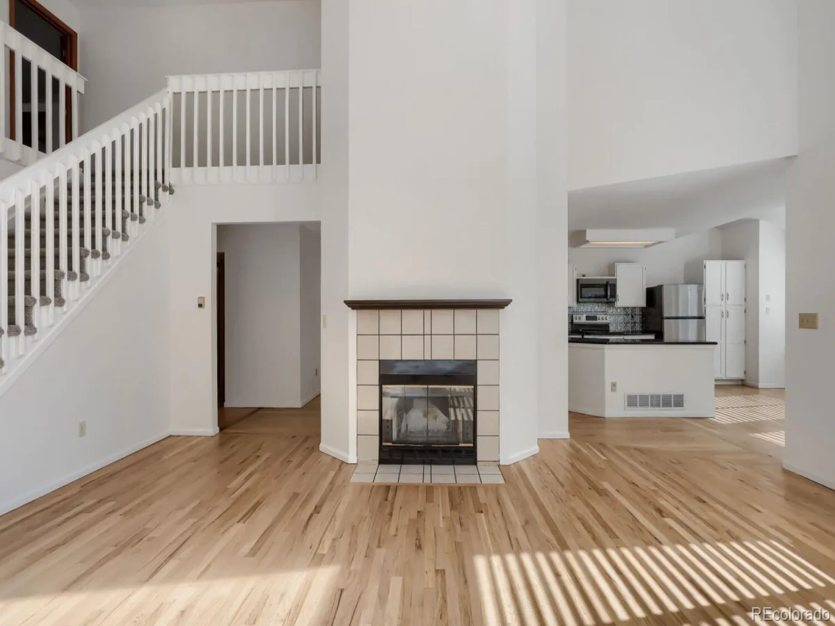 4927 S Eagle Circle Aurora CO 80015 | MLS #REC6806174 08222026025637 1200 8