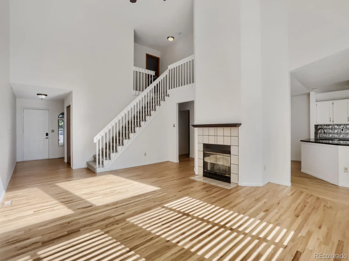 4927 S Eagle Circle Aurora CO 80015 | MLS #REC6806174 08222026025637 1200 9
