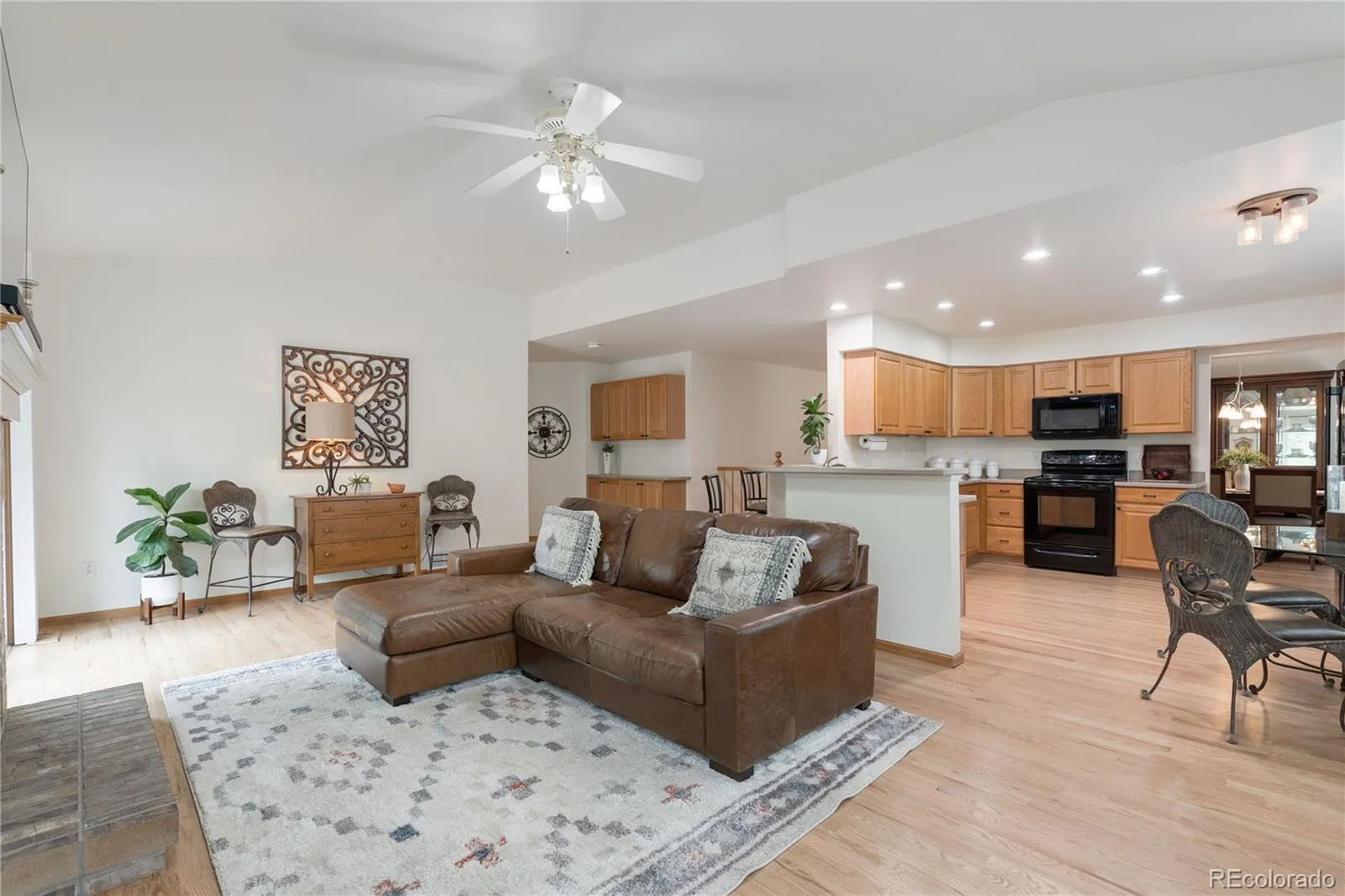14155 W Warren Circle Lakewood CO 80228 MLS #REC6806679 04252026183852 1600 18
