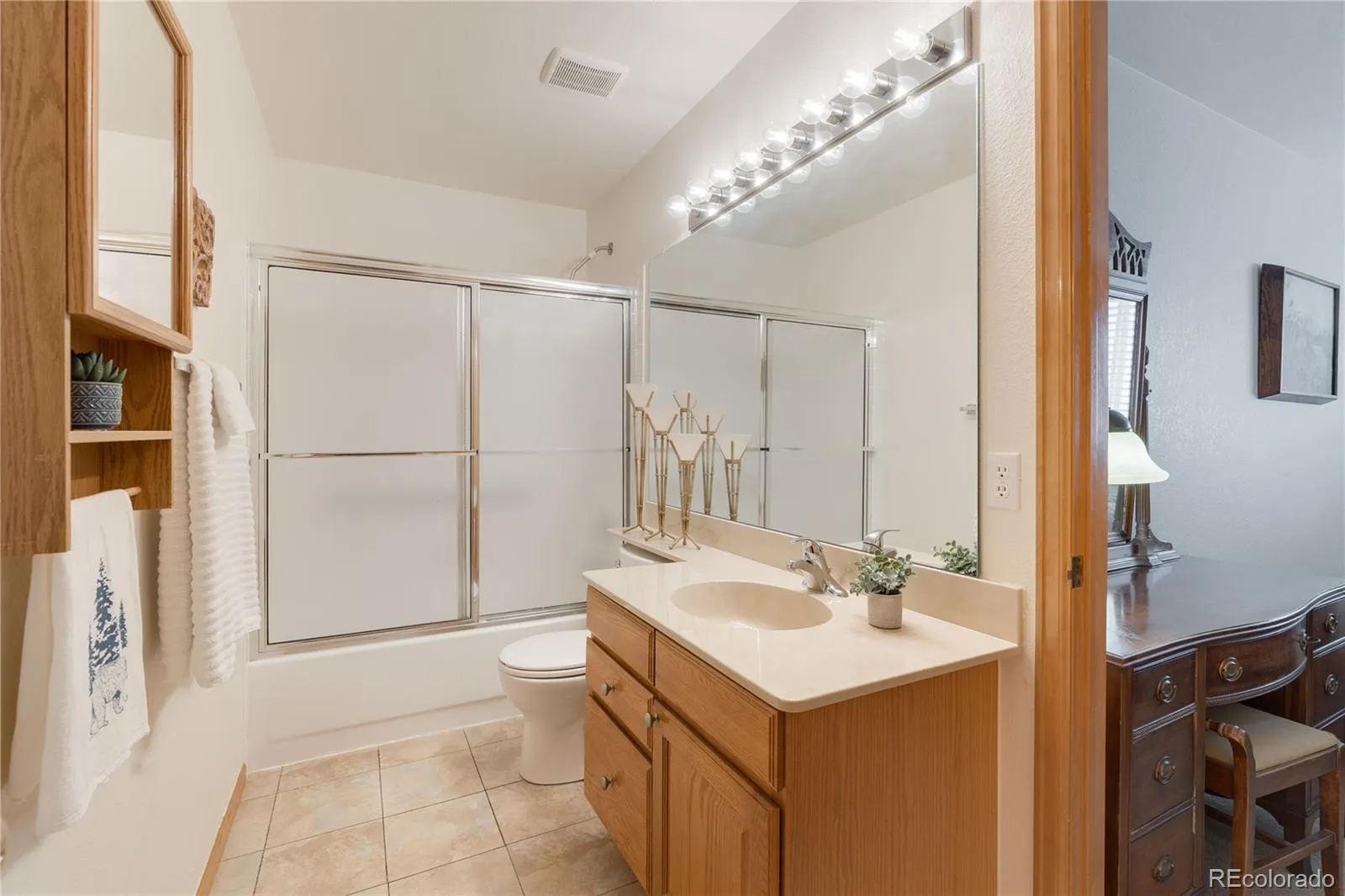 14155 W Warren Circle Lakewood CO 80228 MLS #REC6806679 04252026183852 1600 24