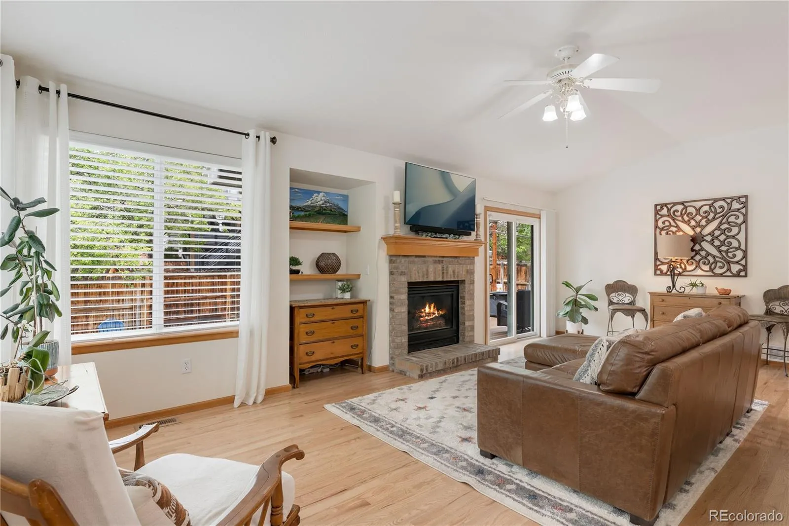 14155 W Warren Circle Lakewood CO 80228 MLS #REC6806679 04252026183852 1600 3