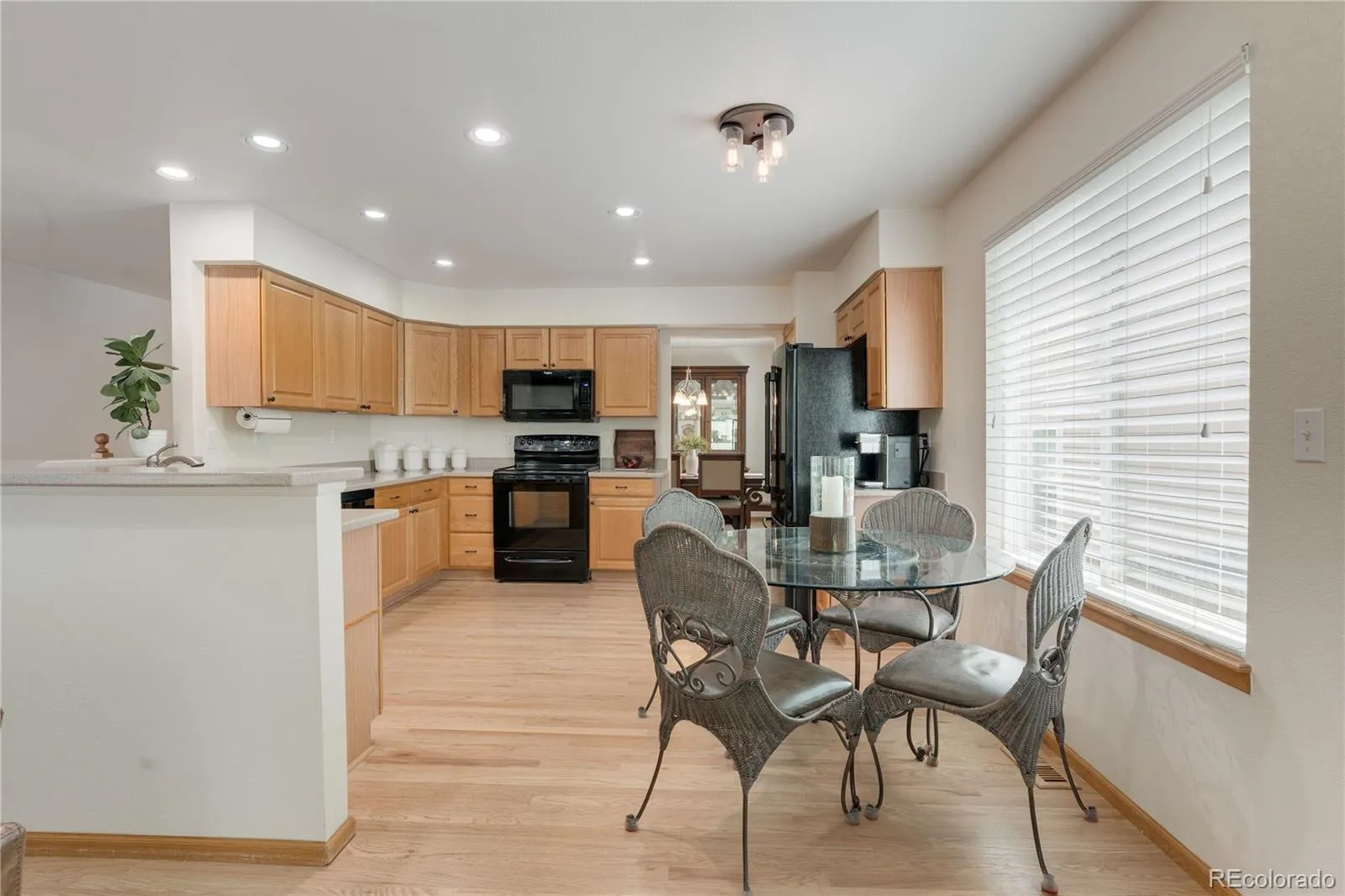 14155 W Warren Circle Lakewood CO 80228 MLS #REC6806679 04252026183852 1600 4