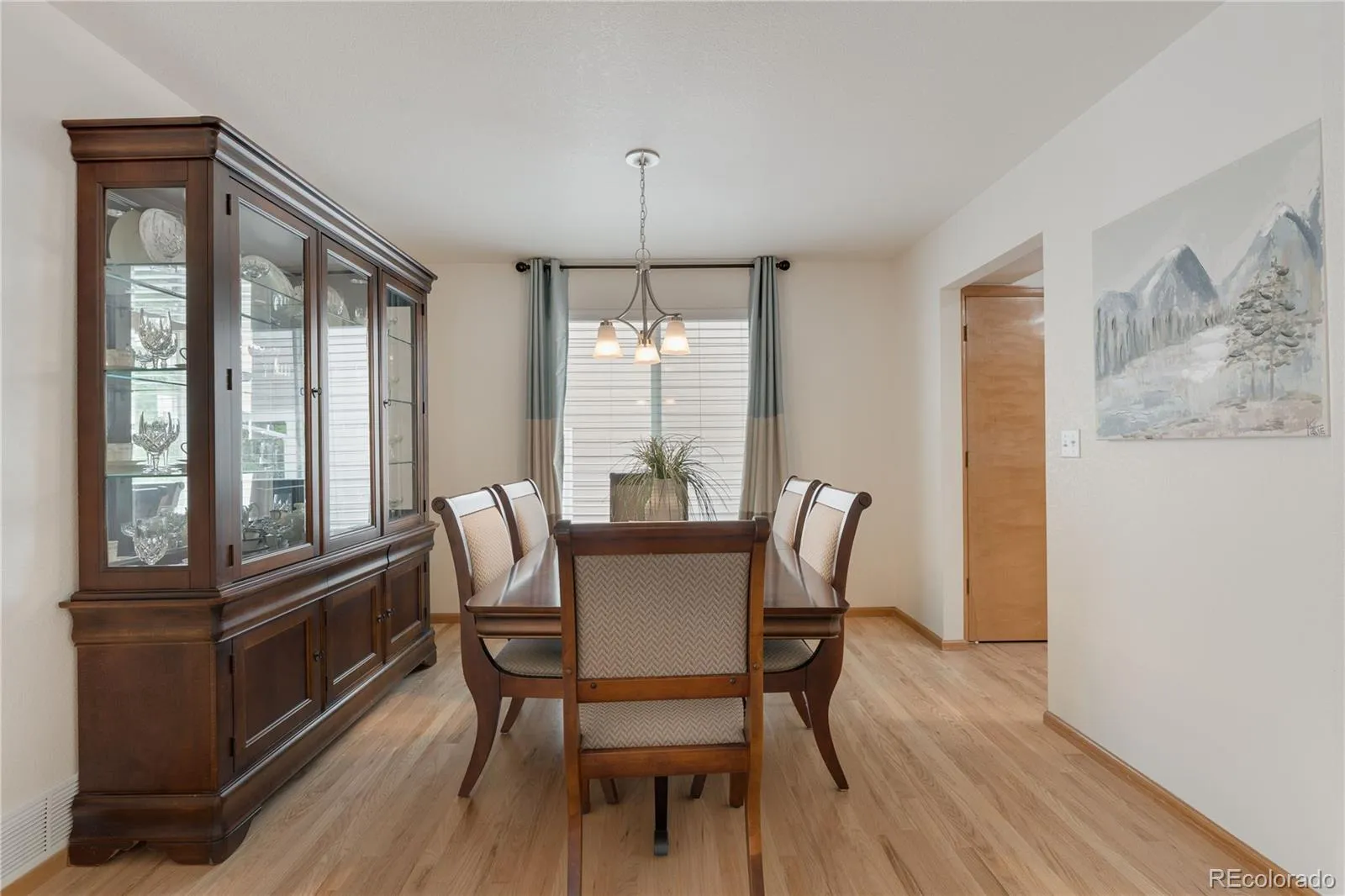 14155 W Warren Circle Lakewood CO 80228 MLS #REC6806679 04252026183852 1600 5