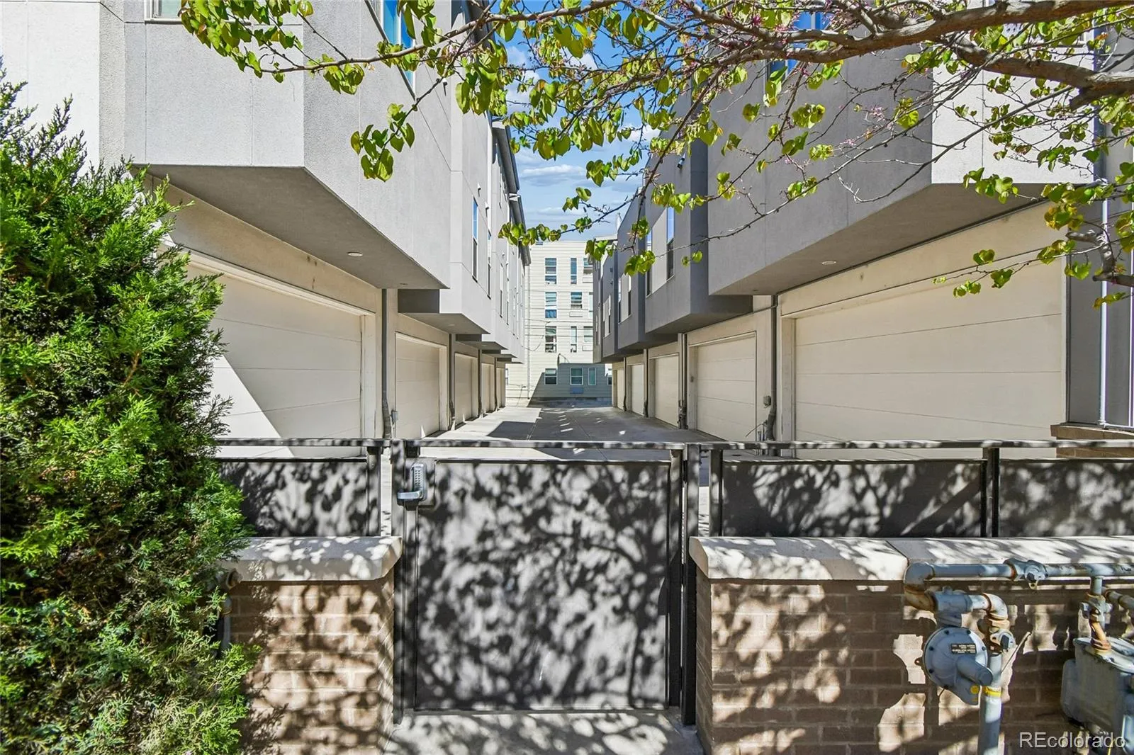 2327 Glenarm Place #2 Denver CO 80205 MLS #REC6808033 04162026193048 1600 25