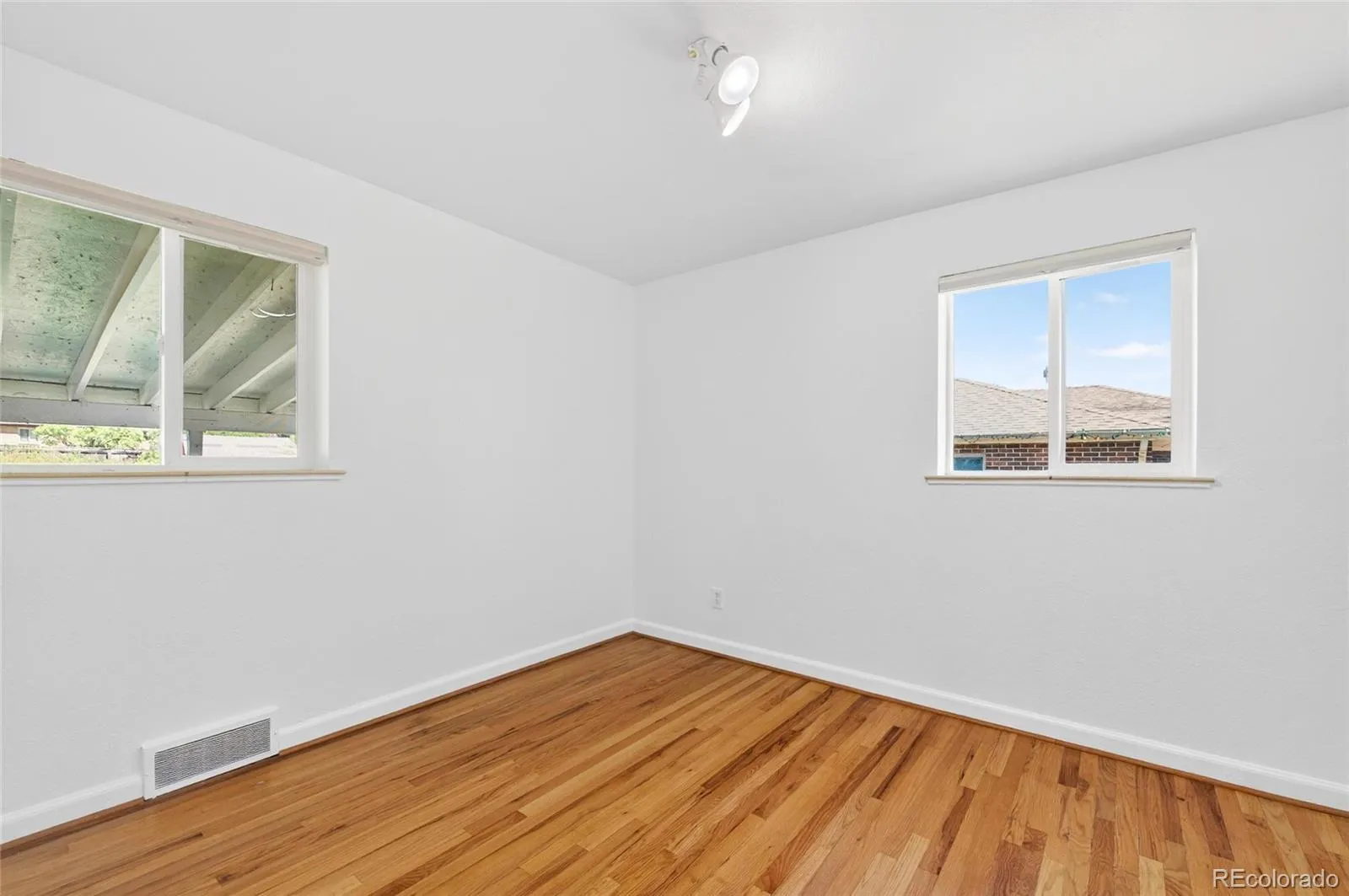 04042026215219 1600 13