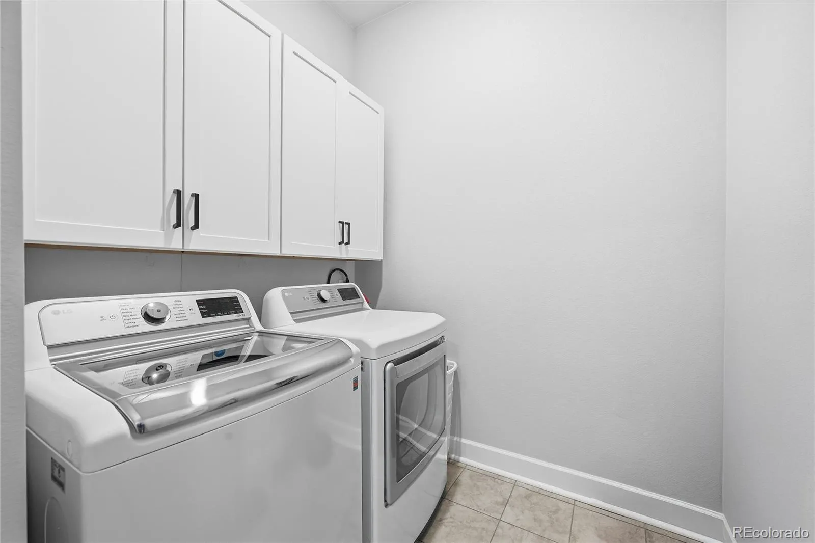 3208 Carabiner Street Castle Rock CO 80108 MLS #REC6809691 05122026024855 1600 21
