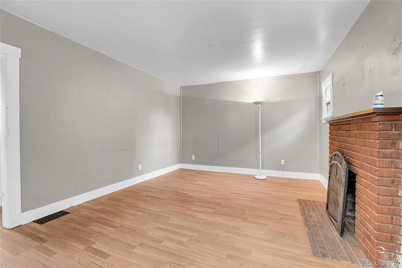 5687 S Foresthill Street Littleton CO 80120 MLS #REC6809954 04242026225020 1600 12