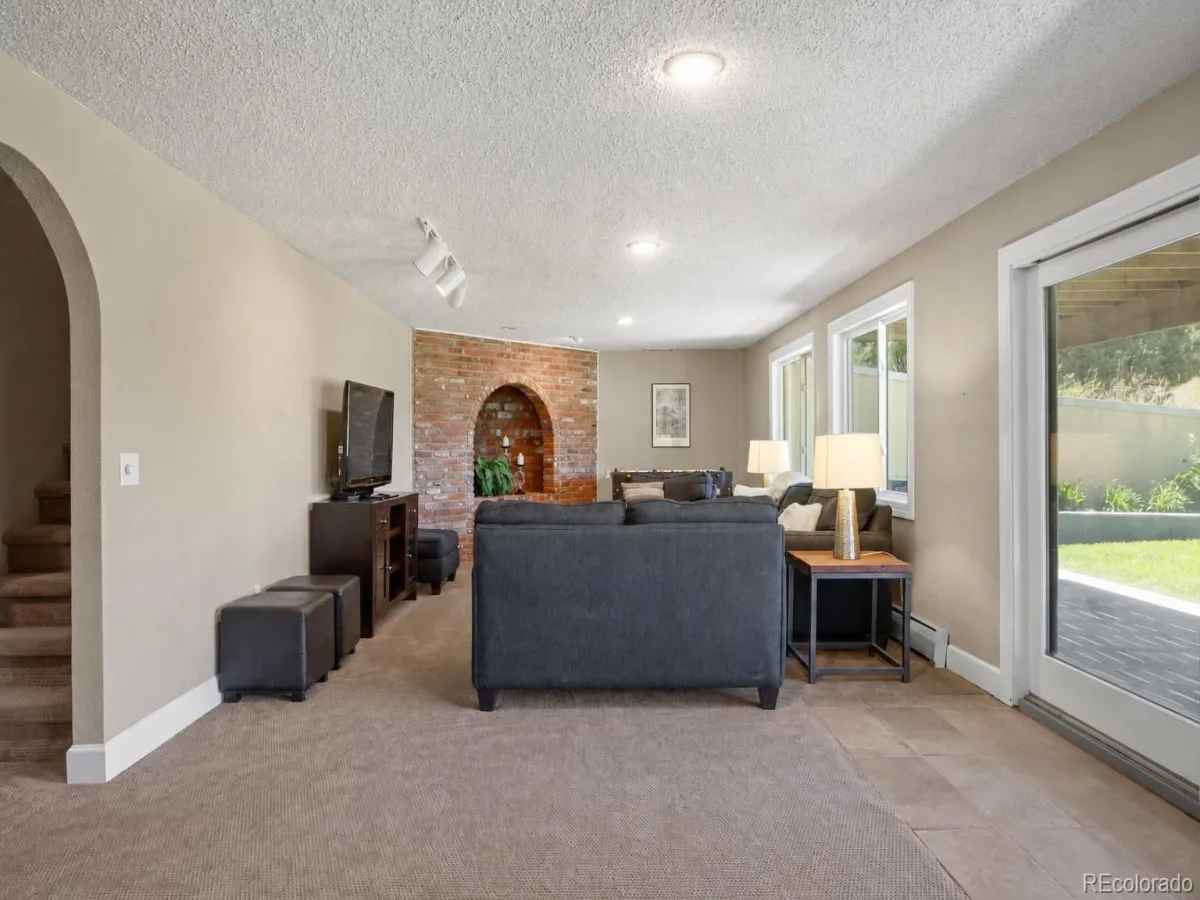 390 Suffolk Lane Castle Rock CO 80108 | MLS #REC6814751 08252026012521 1200 35