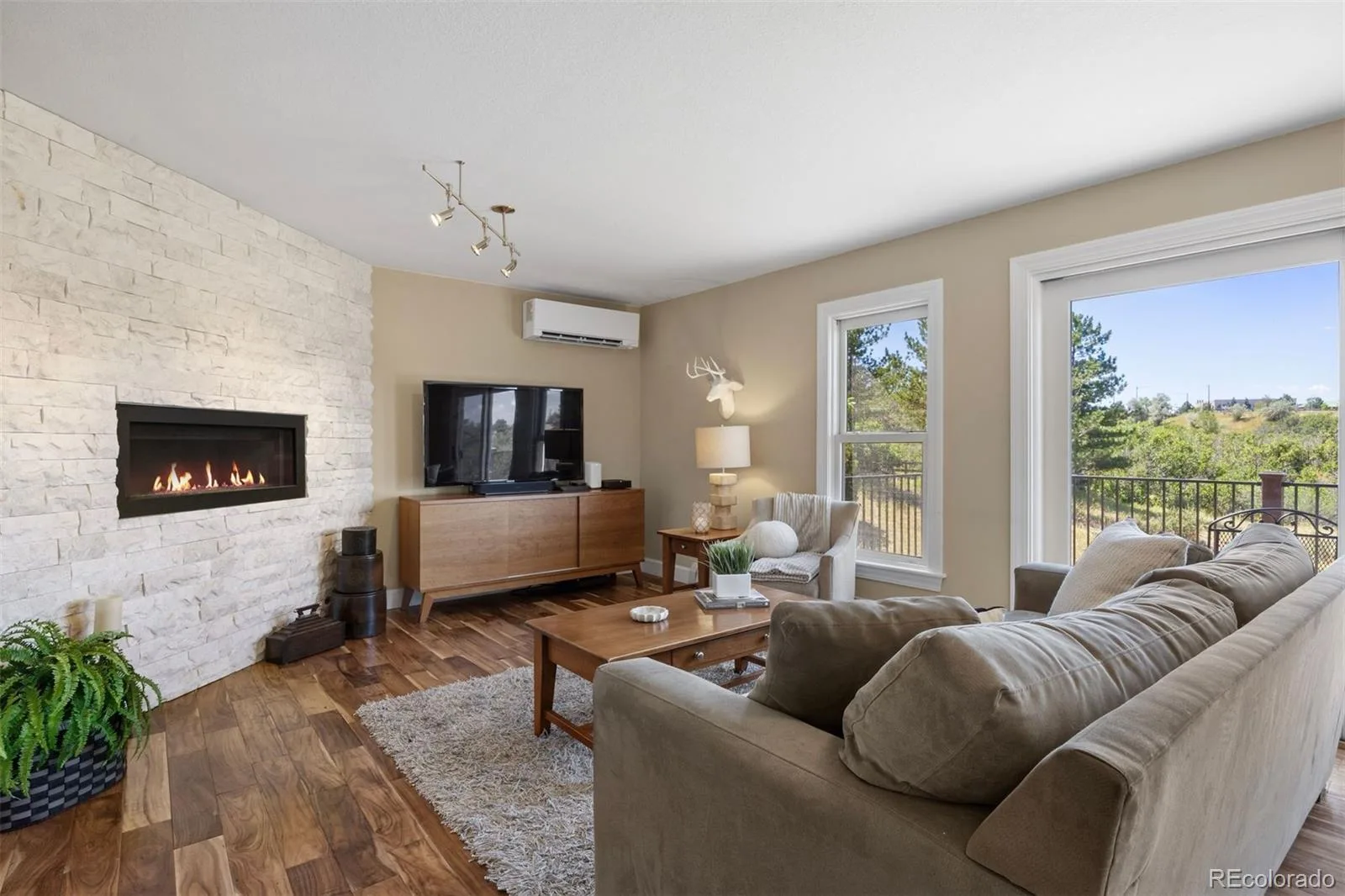 390 Suffolk Lane Castle Rock CO 80108 | MLS #REC6814751 08252026012521 1600 16