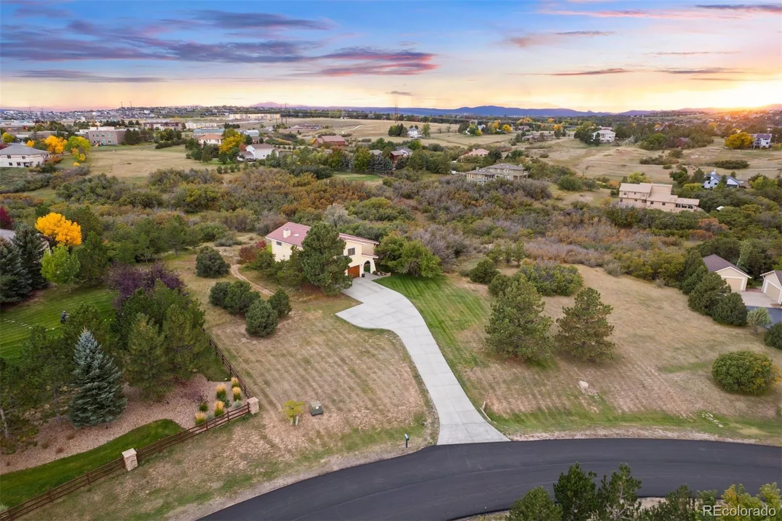 390 Suffolk Lane Castle Rock CO 80108 | MLS #REC6814751 08252026012521 1600 43