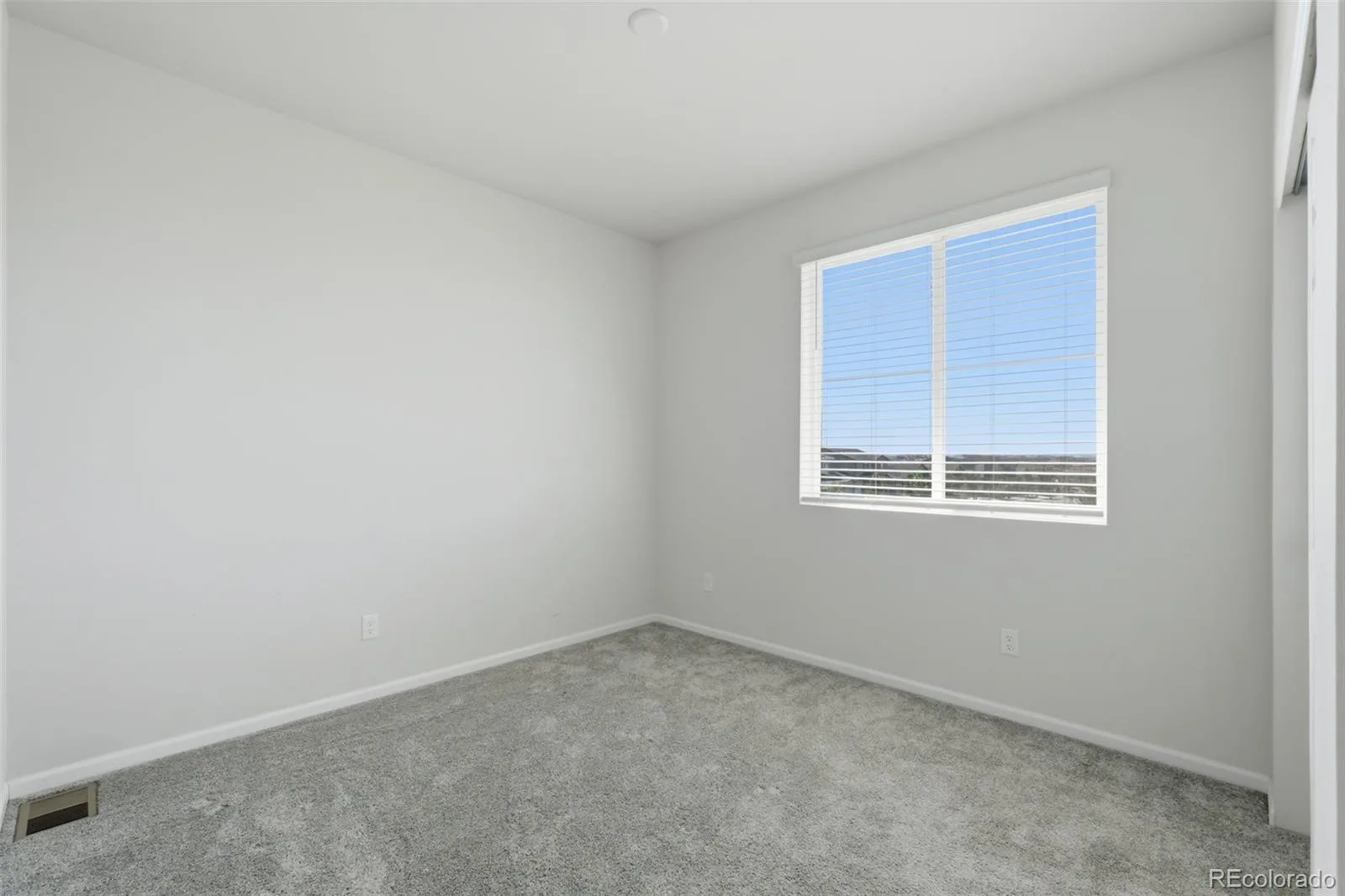 24431 E 41st Avenue Aurora CO 80019 | MLS #REC6819199 08202026204737 1600 23