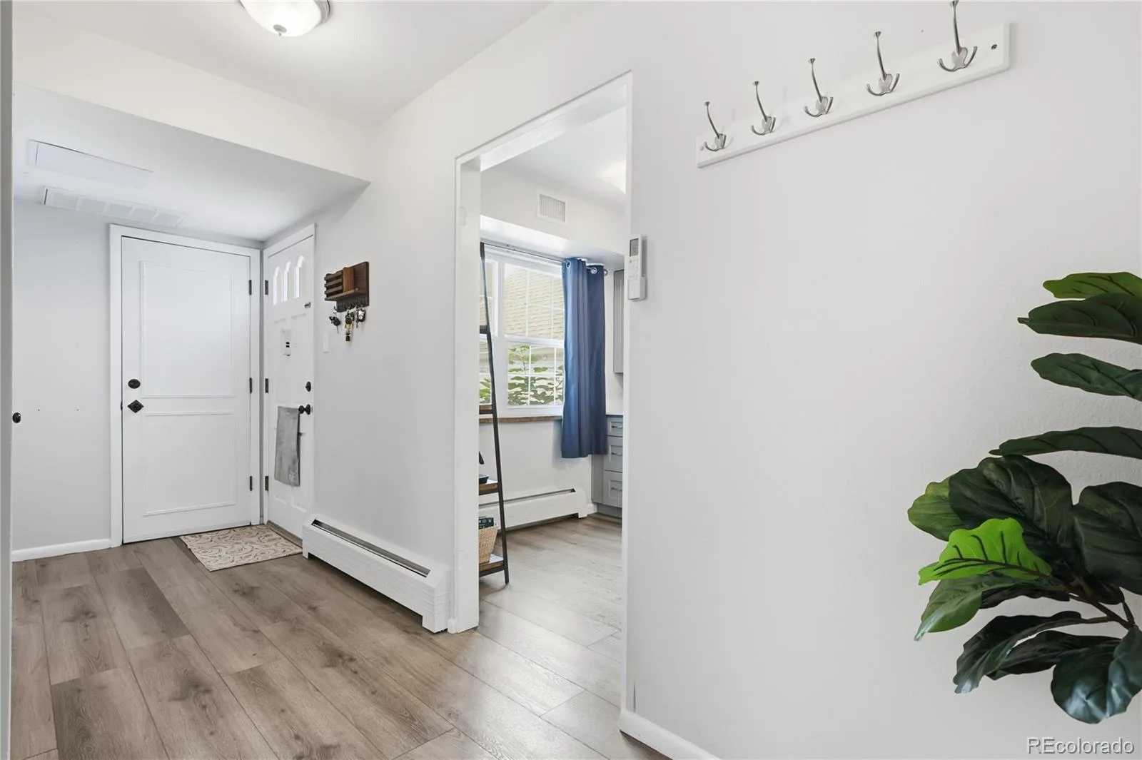 3536 S Ivanhoe Street Denver CO 80237 | MLS #REC6819792 08112026150836 1600 2