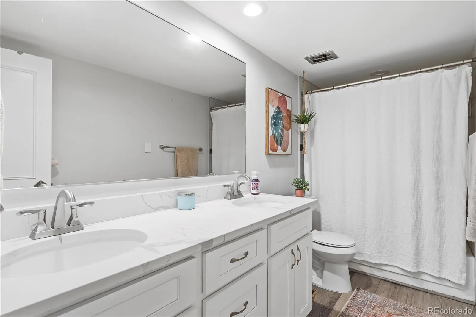 3536 S Ivanhoe Street Denver CO 80237 | MLS #REC6819792 08112026150836 1600 25
